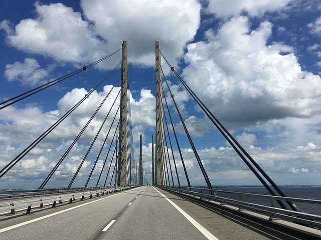 Brücke von Luc De Cleir auf Pixabay_640
